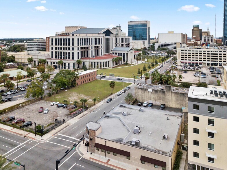 630 W Adams St, Jacksonville, FL à louer - Photo du bâtiment - Image 2 de 4
