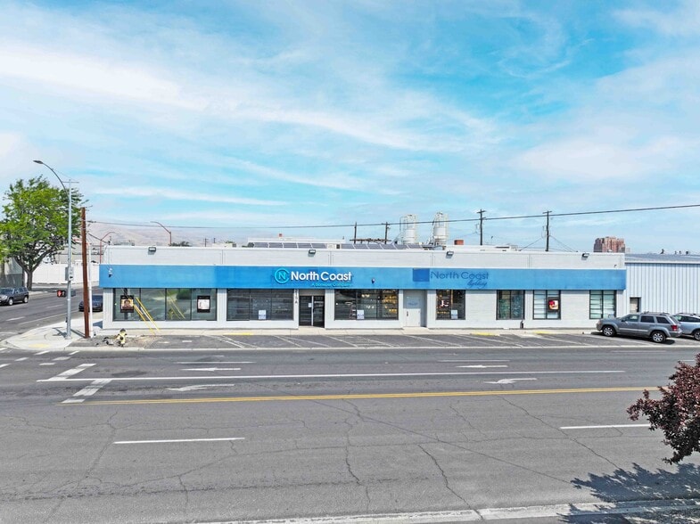 215 N 3rd Ave, Yakima, WA à louer - Photo du bâtiment - Image 3 de 16
