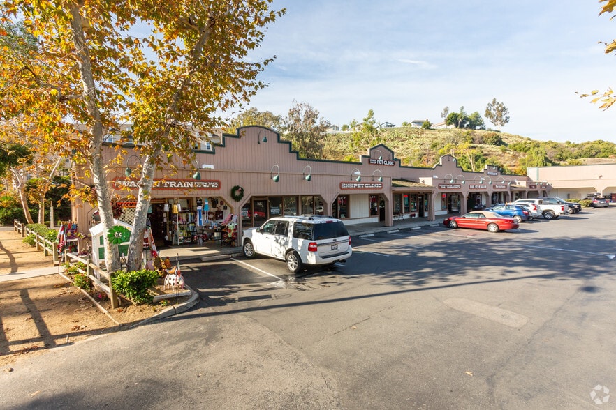 7520-7626 E Chapman Ave, Orange, CA à louer - Photo du bâtiment - Image 2 de 5