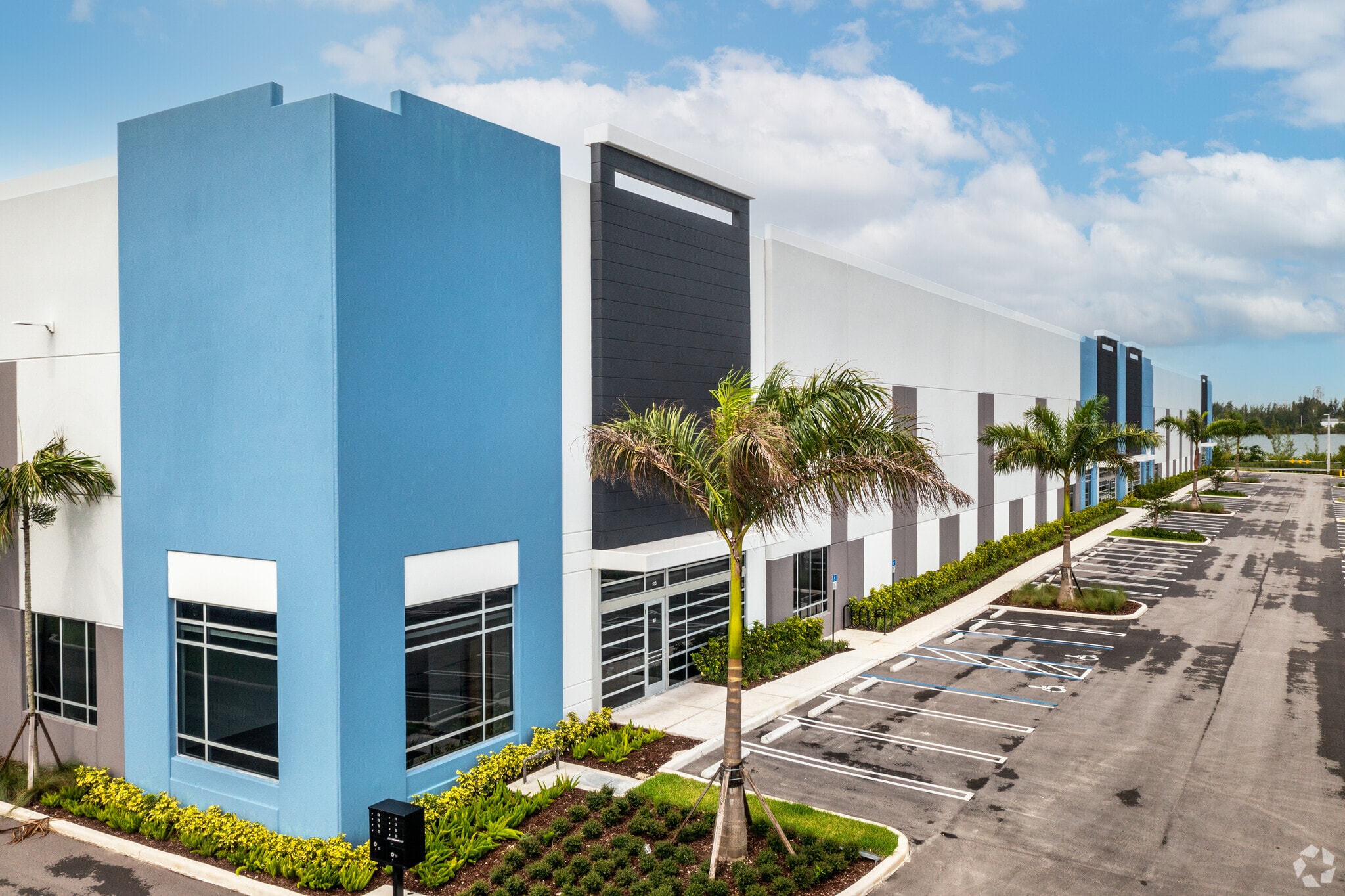 1400 NW 121st Ave, Doral, FL à louer Photo principale- Image 1 de 3