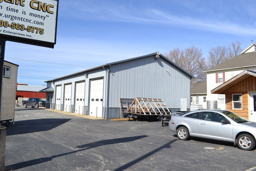 210 W 3rd St, Brookston, IN for sale - Building Photo - Image 2 of 16