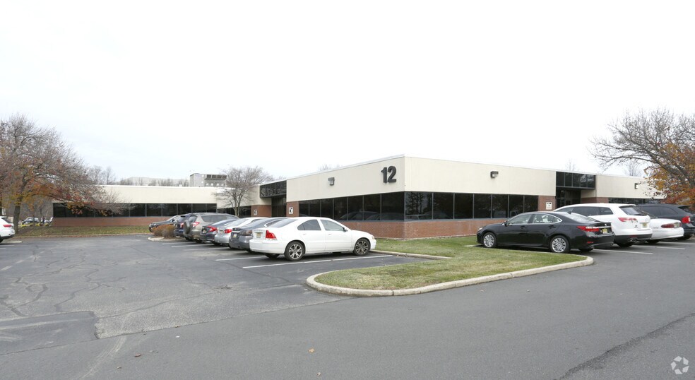 1090 King Georges Post Rd, Edison, NJ à louer - Photo du bâtiment - Image 2 de 8