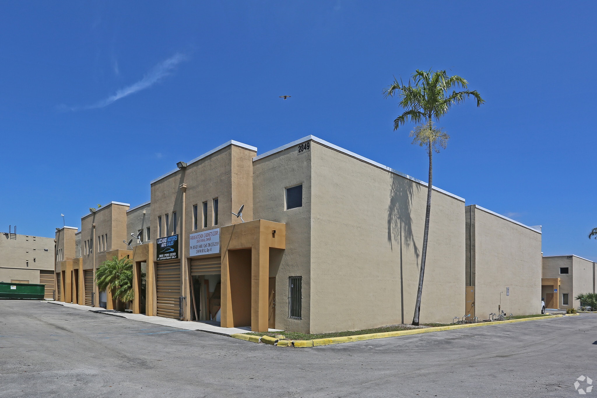 2345 W 80th St, Hialeah, FL for lease Primary Photo- Image 1 of 7