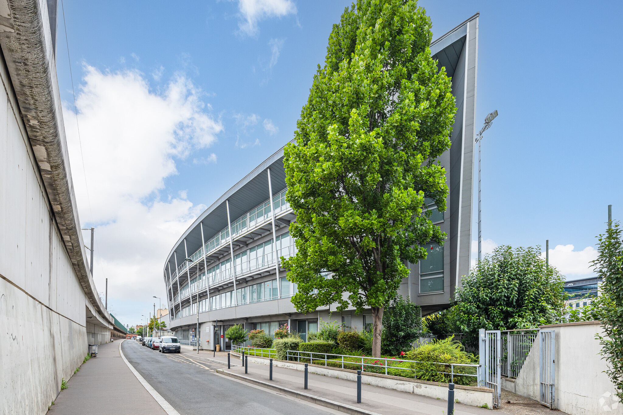 Bureau dans Saint-Denis à louer Photo principale- Image 1 de 4