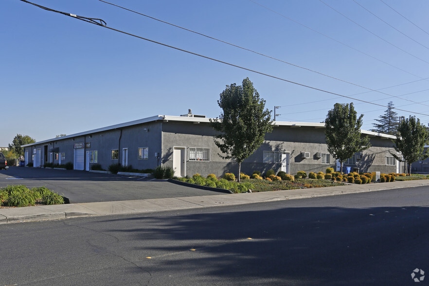 181-187 Mayhew Way, Pleasant Hill, CA à louer - Photo du bâtiment - Image 2 de 3