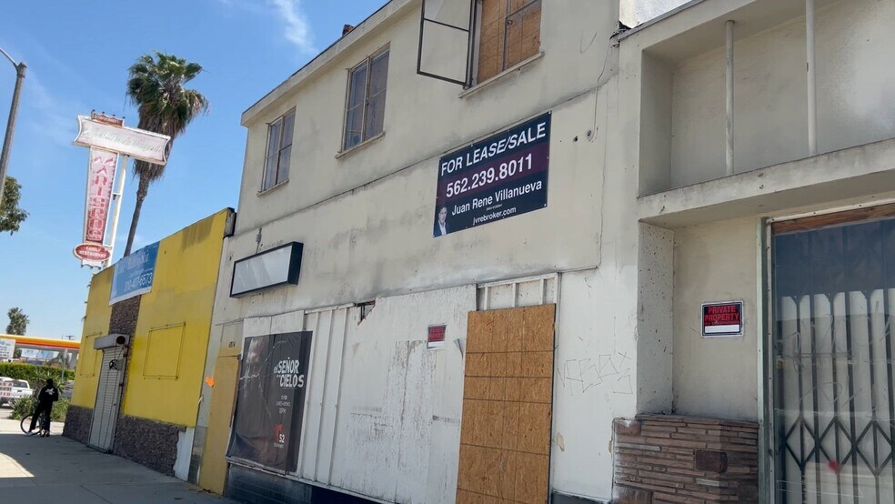 4810-4814 Firestone Blvd portefeuille de 2 propriétés à vendre sur LoopNet.ca - Vidéo sur l’inscription commerciale - Image 3 de 20