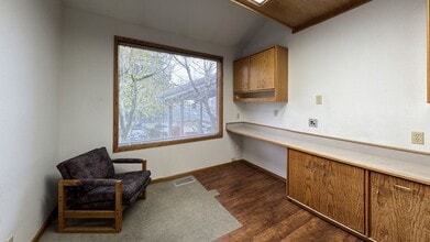 13344 1st Ave NE, Seattle, WA à louer Photo intérieure- Image 2 de 6