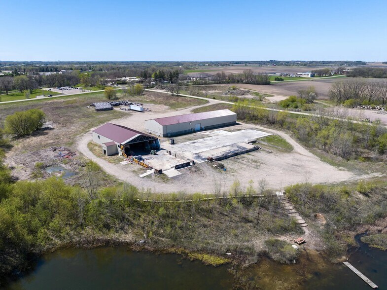 24104 755th Ave, Albert Lea, MN à vendre - Photo du bâtiment - Image 2 de 5