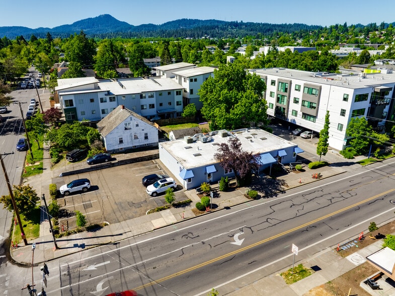 670-690 18th Ave, Eugene, OR à vendre - Photo du bâtiment - Image 2 de 21
