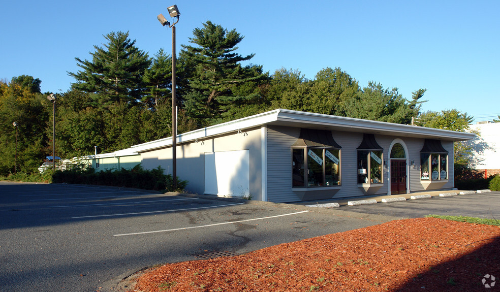 16 Whiting St, Hingham, MA à vendre - Photo principale - Image 1 de 1