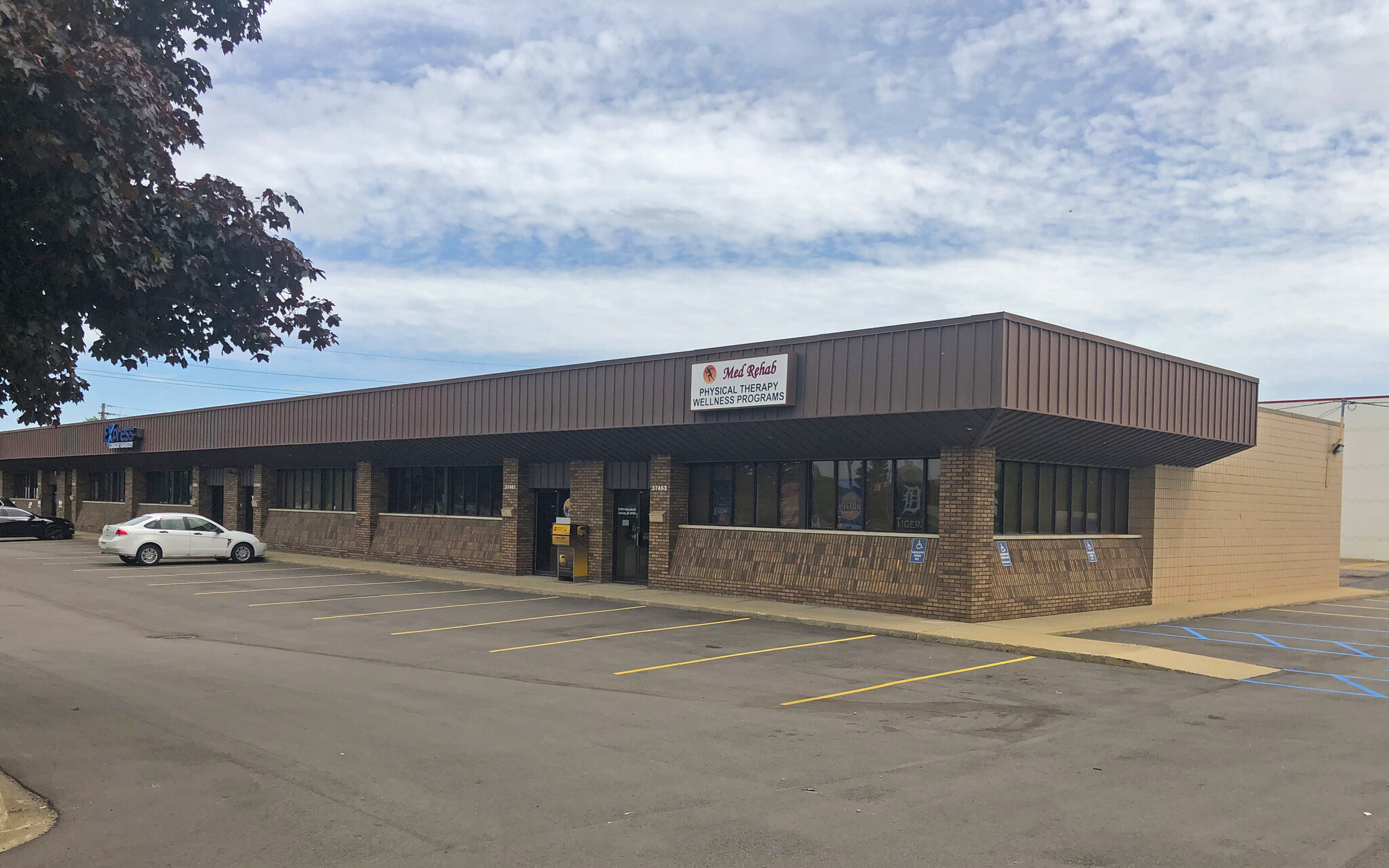 37453-37463 Schoolcraft Rd, Livonia, MI for lease Building Photo- Image 1 of 7