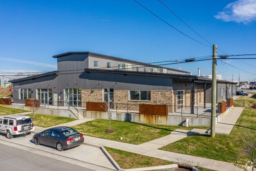 5022-5026 Centennial Blvd, Nashville, TN à louer - Photo du bâtiment - Image 3 de 11