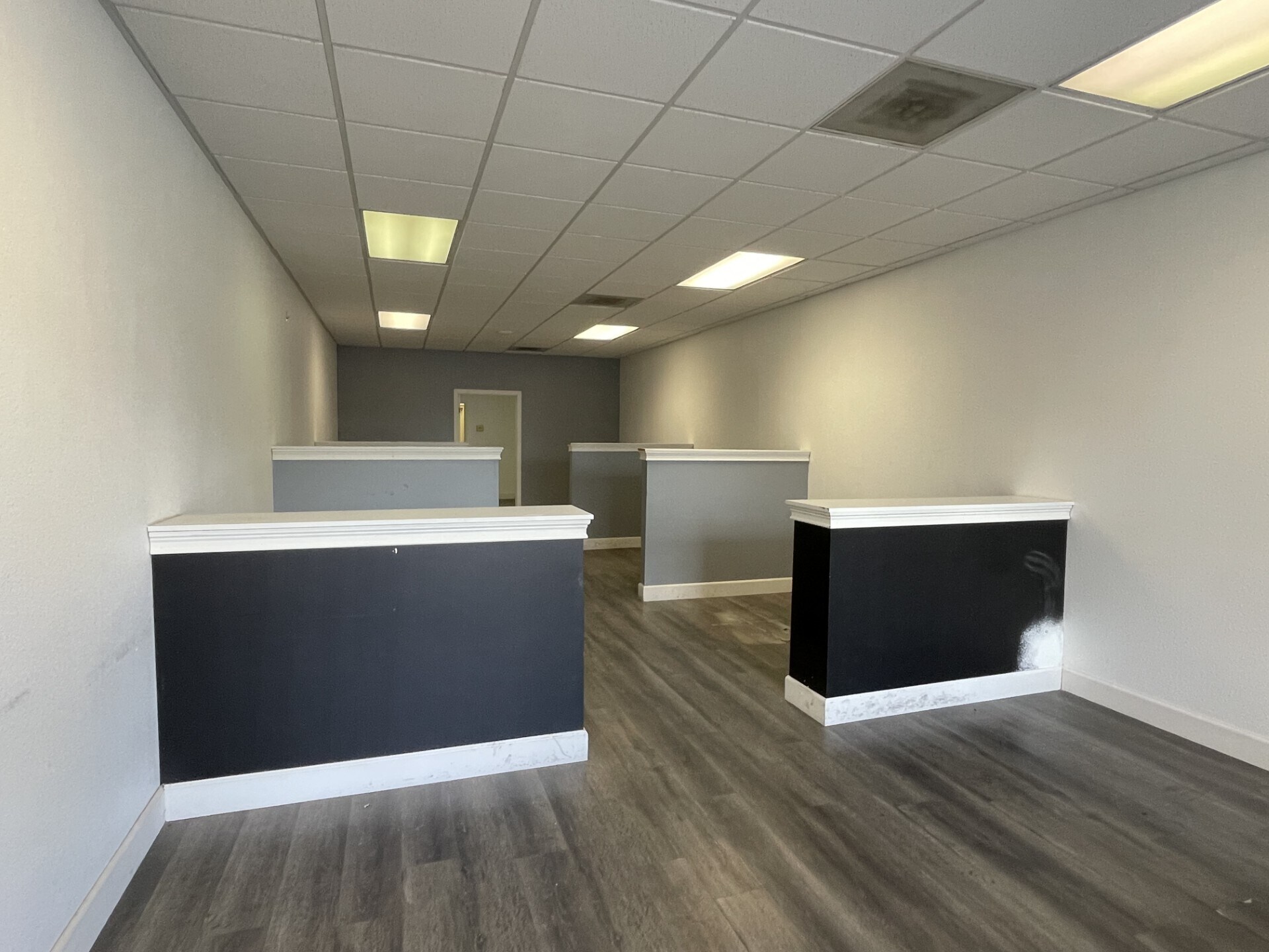 5710-5772 E Los Angeles Ave, Simi Valley, CA for lease Interior Photo- Image 1 of 2