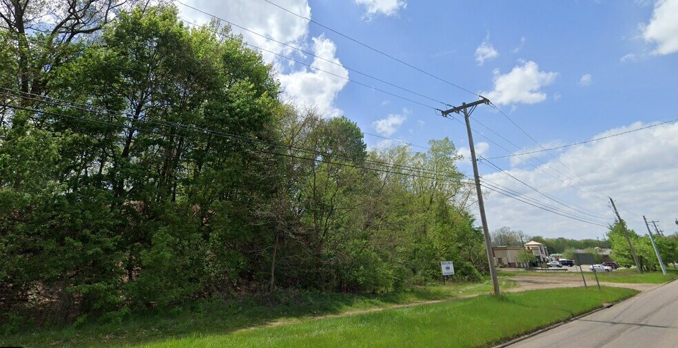 Waterloo Rd, Akron, OH à vendre - Photo du bâtiment - Image 2 de 3
