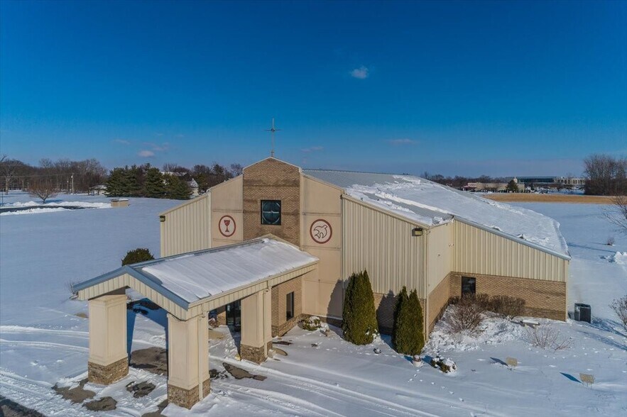 4053 S 650 W, New Palestine, IN à vendre - Photo du bâtiment - Image 2 de 6