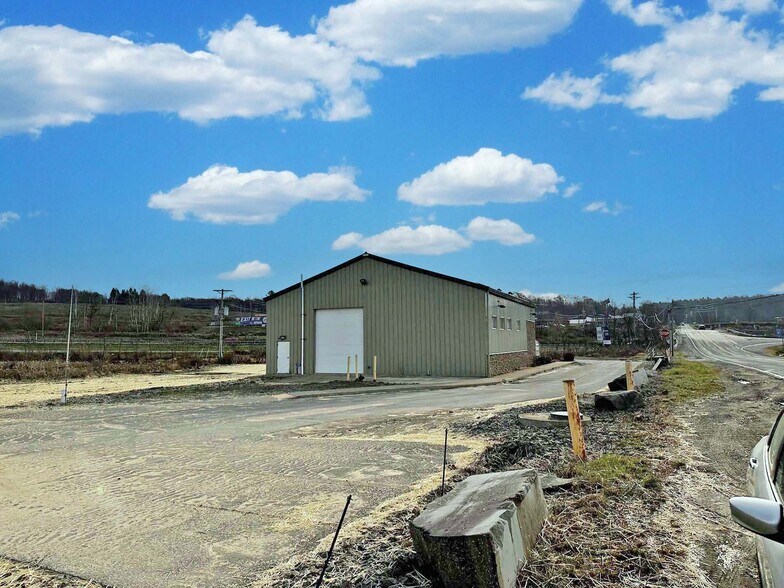 2390 PA-848, New Milford, PA à vendre - Photo du bâtiment - Image 3 de 5