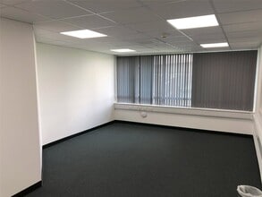 Kings Mill Ln, Redhill for lease Interior Photo- Image 1 of 5