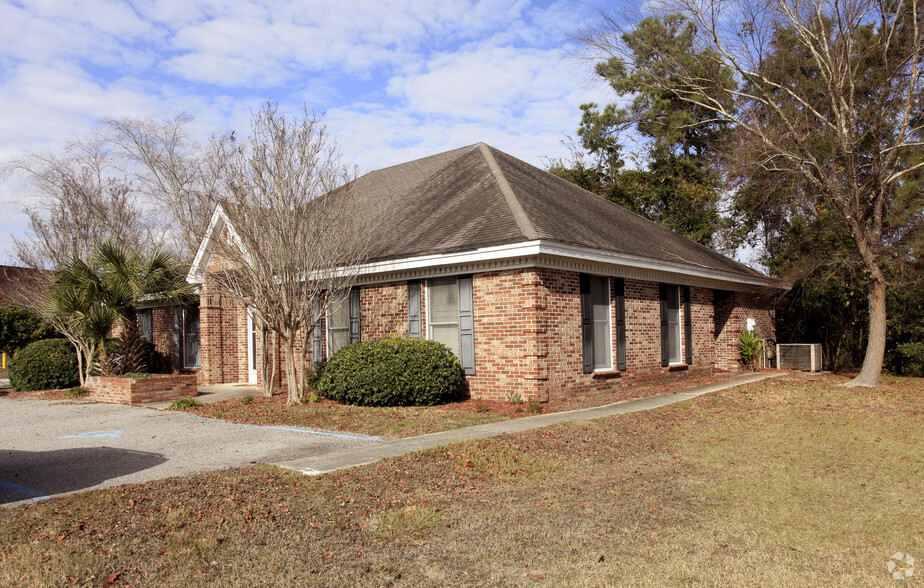 1240 Hospital Dr, Mount Pleasant, SC for sale - Primary Photo - Image 1 of 1