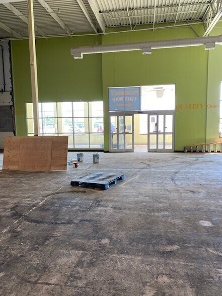 3001 S Veterans Pkwy, Springfield, IL à louer - Photo intérieure - Image 3 de 3