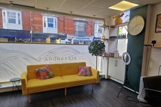 112 Worcester Rd, Malvern for lease Interior Photo- Image 2 of 2