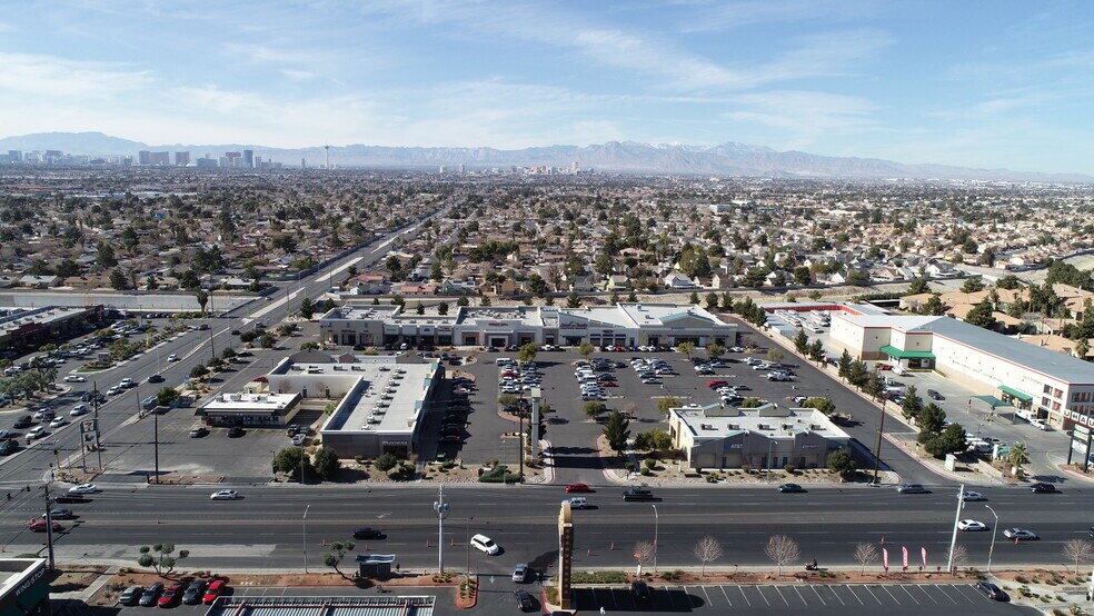 Nellis Blvd, Las Vegas, NV à louer - Photo du bâtiment - Image 2 de 8