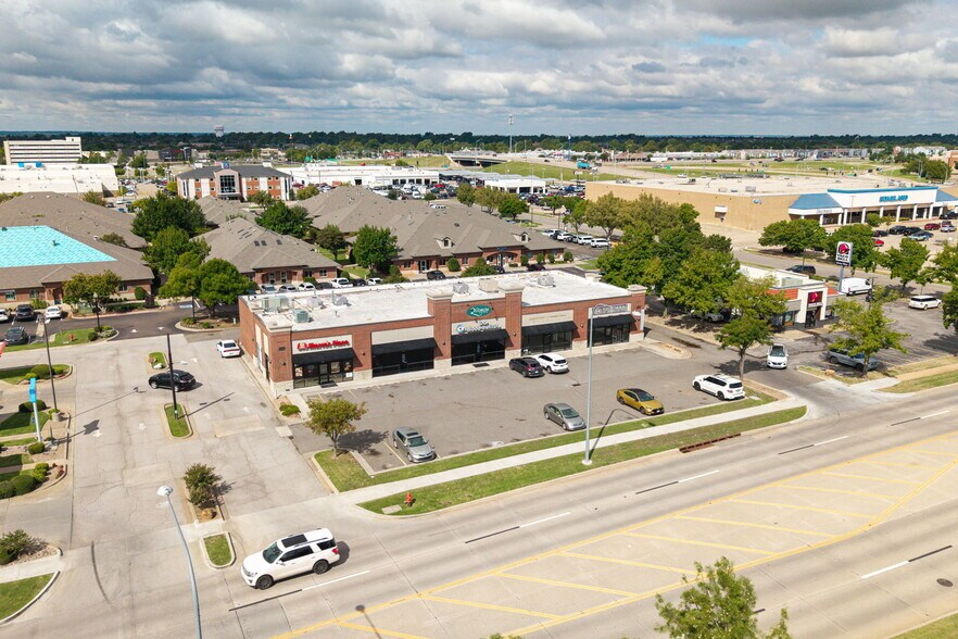 1004 NW 24th Ave NW, Norman, OK à louer - Photo du bâtiment - Image 3 de 10