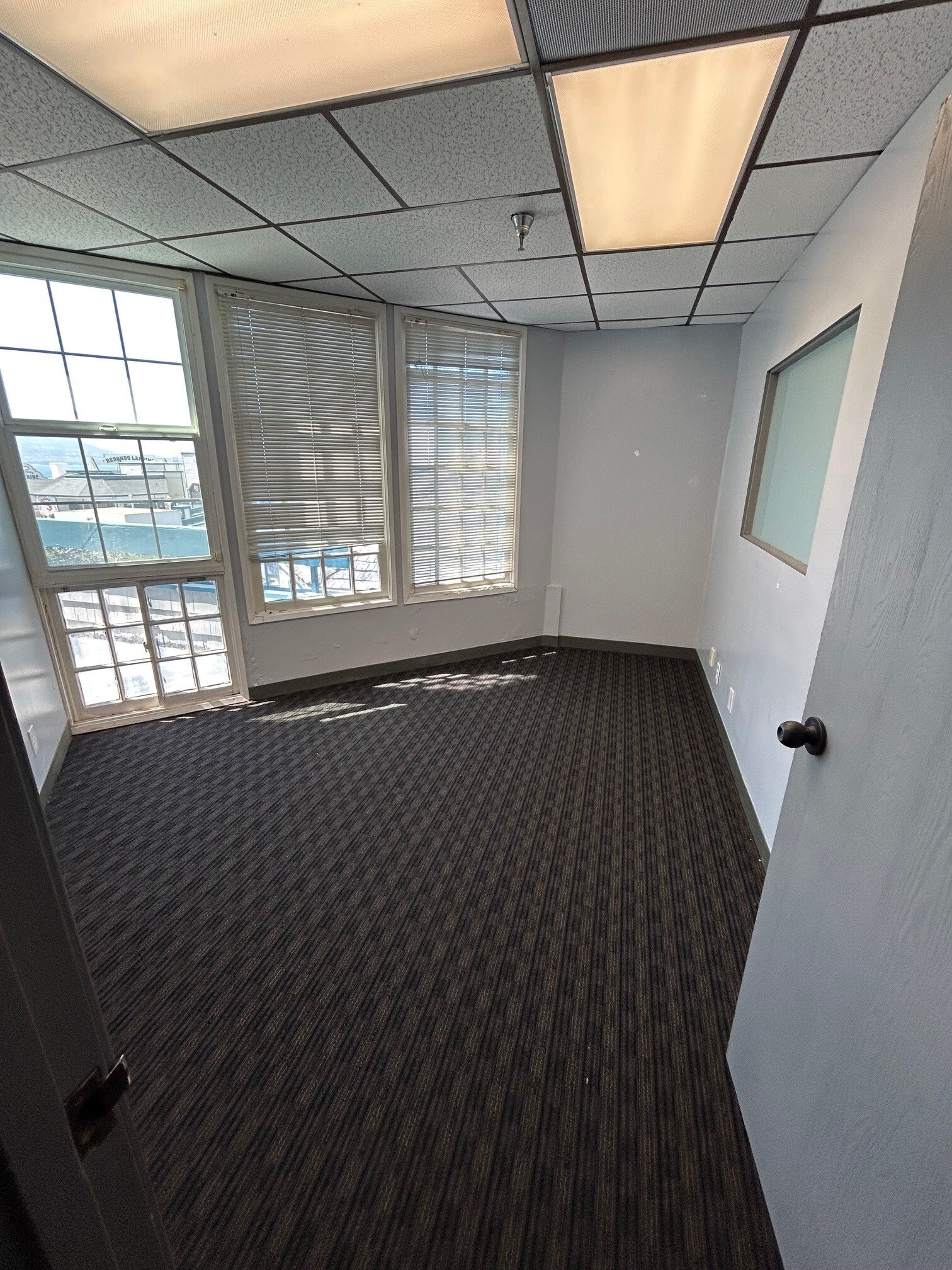 105 W Torrance Blvd, Redondo Beach, CA à louer Photo intérieure- Image 1 de 9