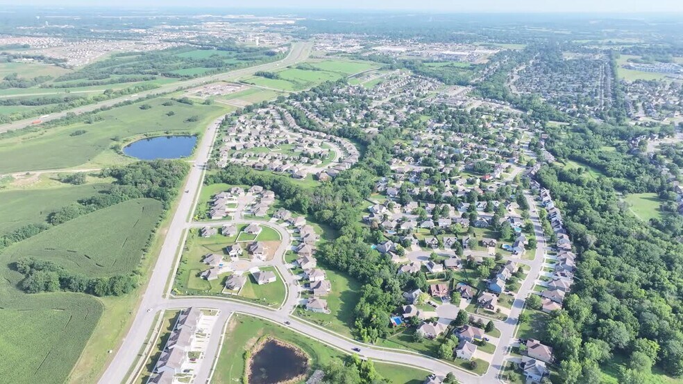 North Cass Plaza portefeuille de 3 propriétés à vendre sur LoopNet.ca - Vidéo sur l’inscription commerciale - Image 2 de 9
