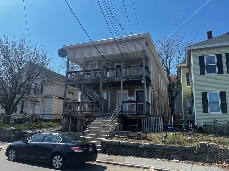 169 Walker St, Lowell, MA à vendre - Photo du bâtiment - Image 2 de 5