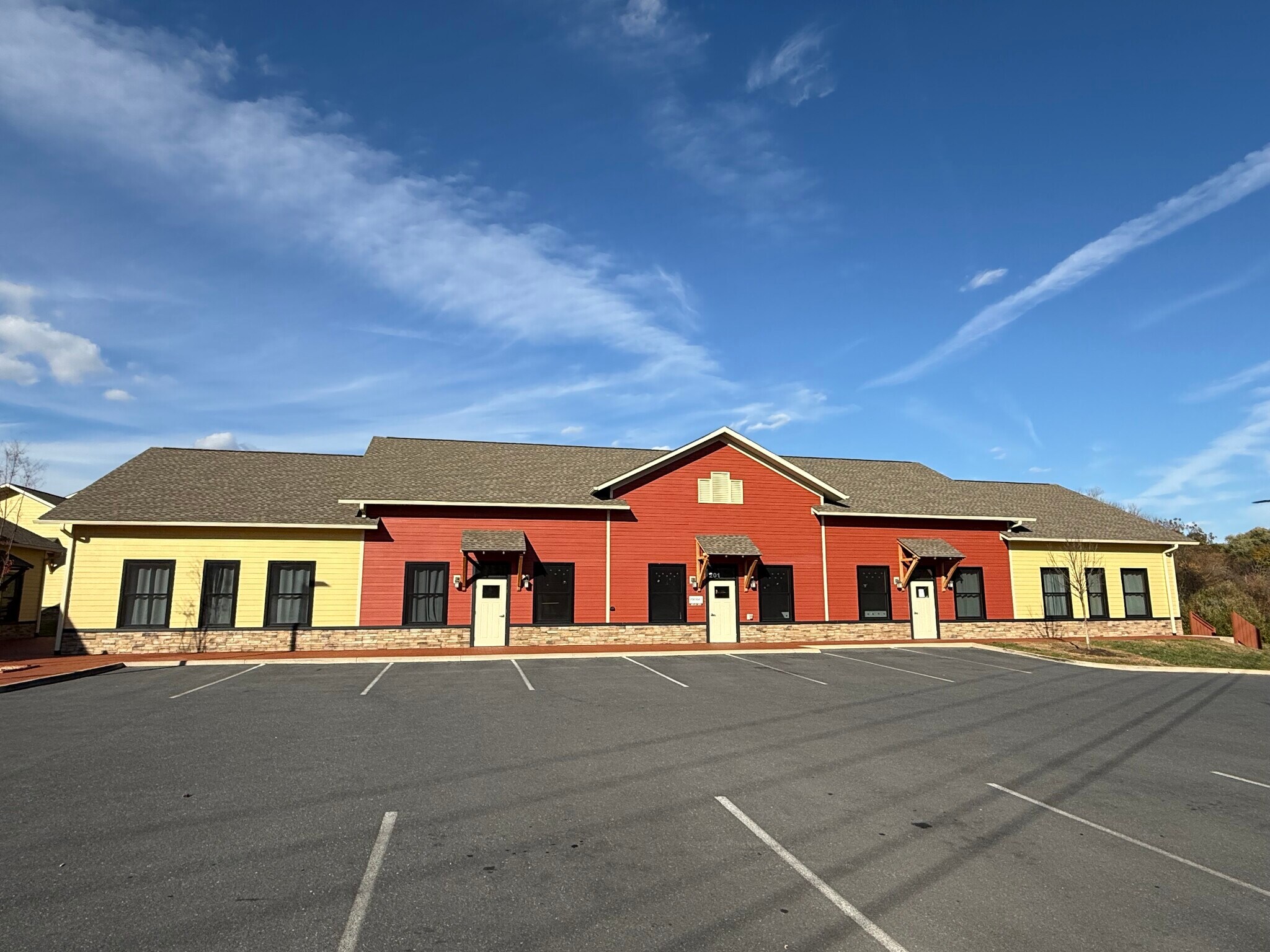 520 Lew Dewitt Blvd, Waynesboro, VA à louer Photo principale- Image 1 de 14