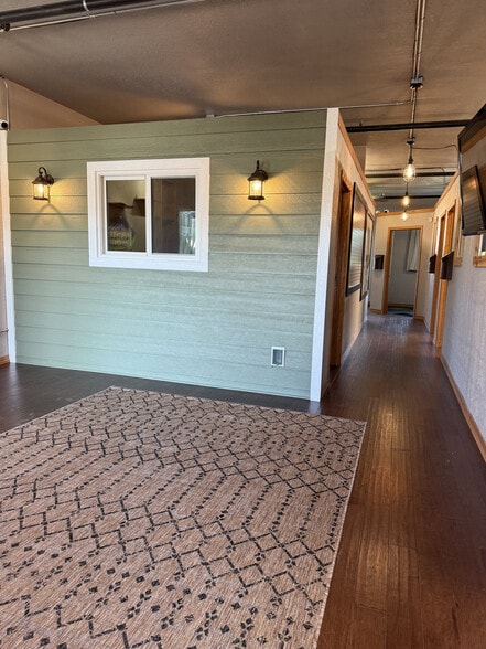 1063-1123 Weir Dr, Woodbury, MN for sale - Interior Photo - Image 3 of 7