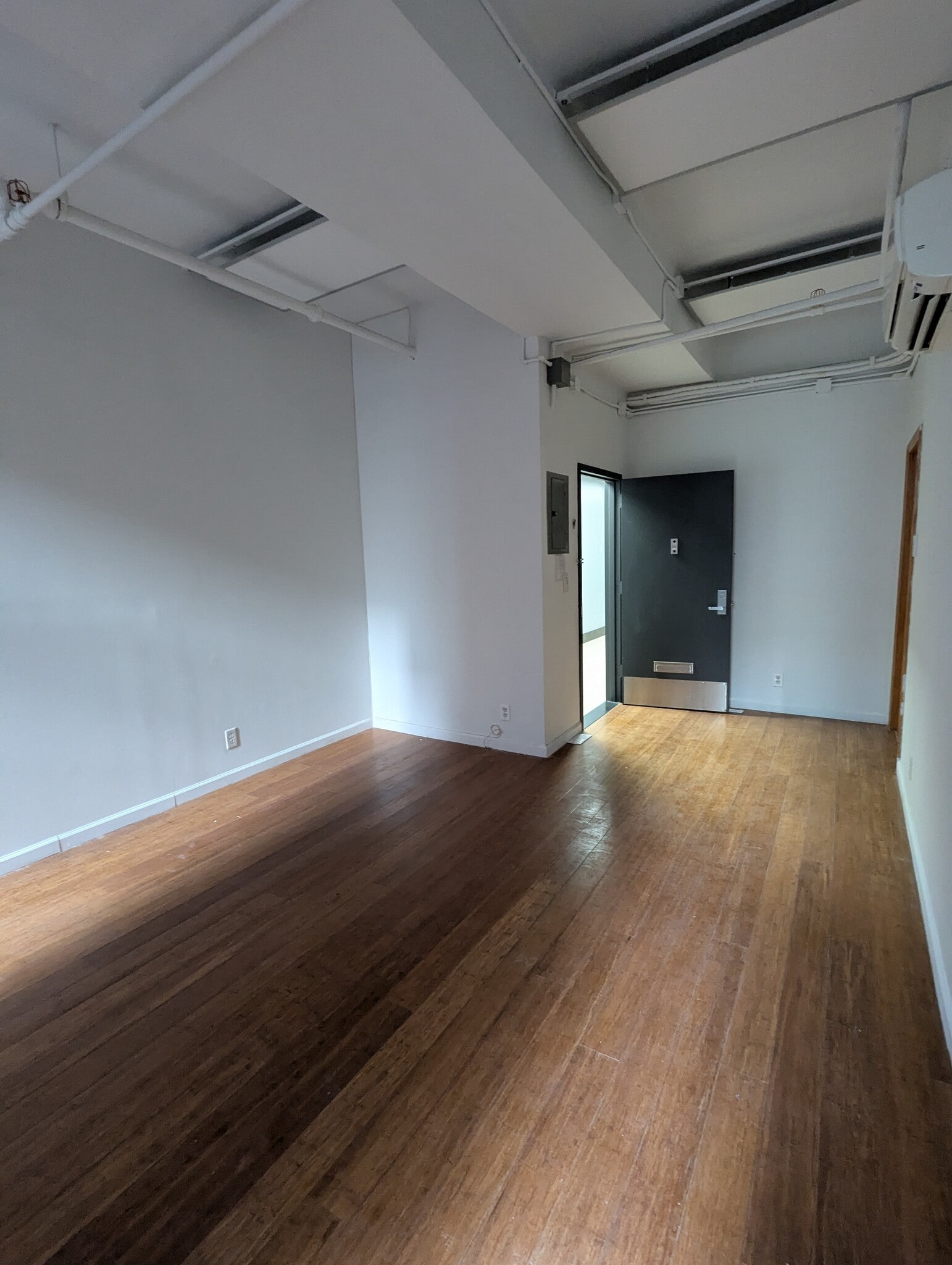 40 W 37th St, New York, NY for lease Interior Photo- Image 1 of 3
