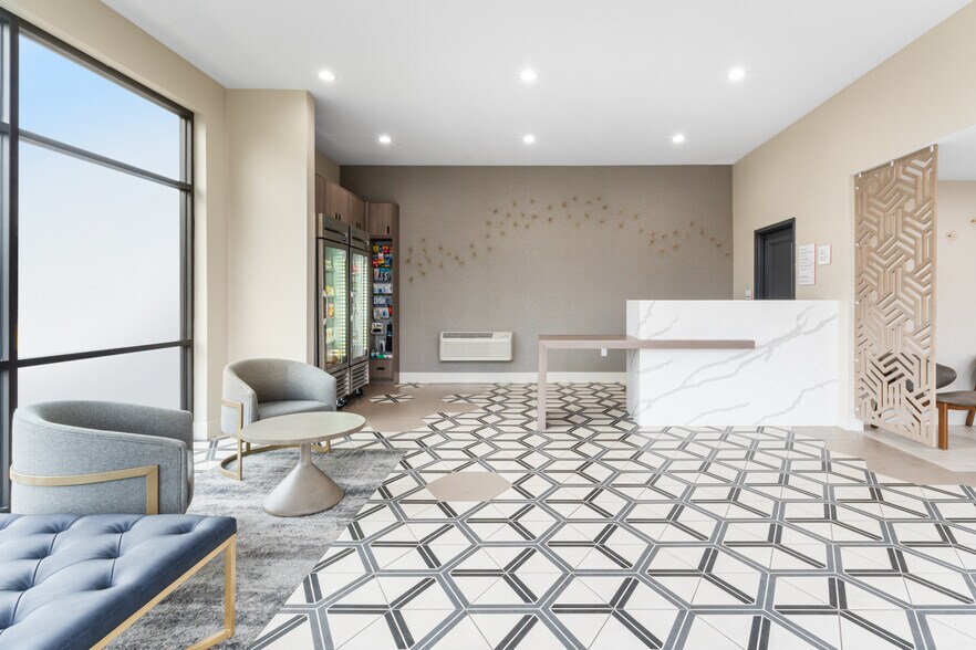 1525 McHenry Ave, Modesto, CA à vendre - Photo du bâtiment - Image 3 de 11