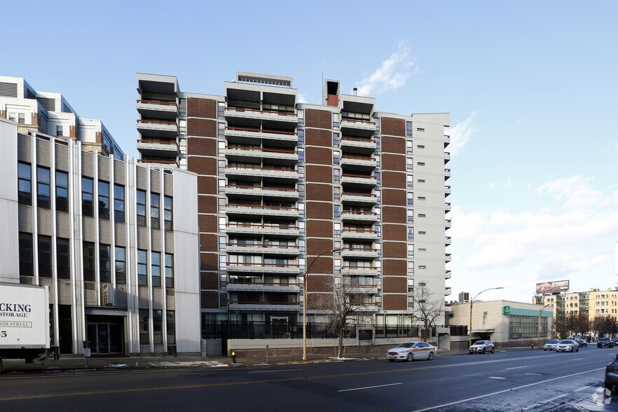 566 Commonwealth Ave, Boston, MA à vendre - Photo du bâtiment - Image 3 de 3