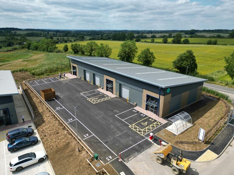 Wistow Rd, Leicester à louer - Photo du bâtiment - Image 2 de 21