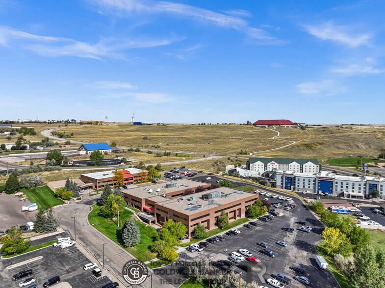 800 Werner Ct, Casper, WY à vendre - Photo du bâtiment - Image 2 de 34