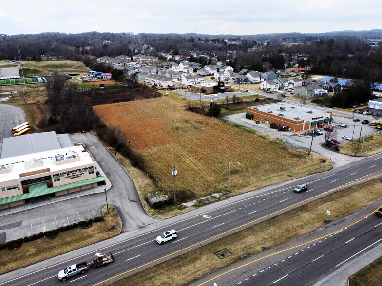 2141 N Charles G Seivers Blvd, Clinton, TN à louer - Photo du bâtiment - Image 3 de 12