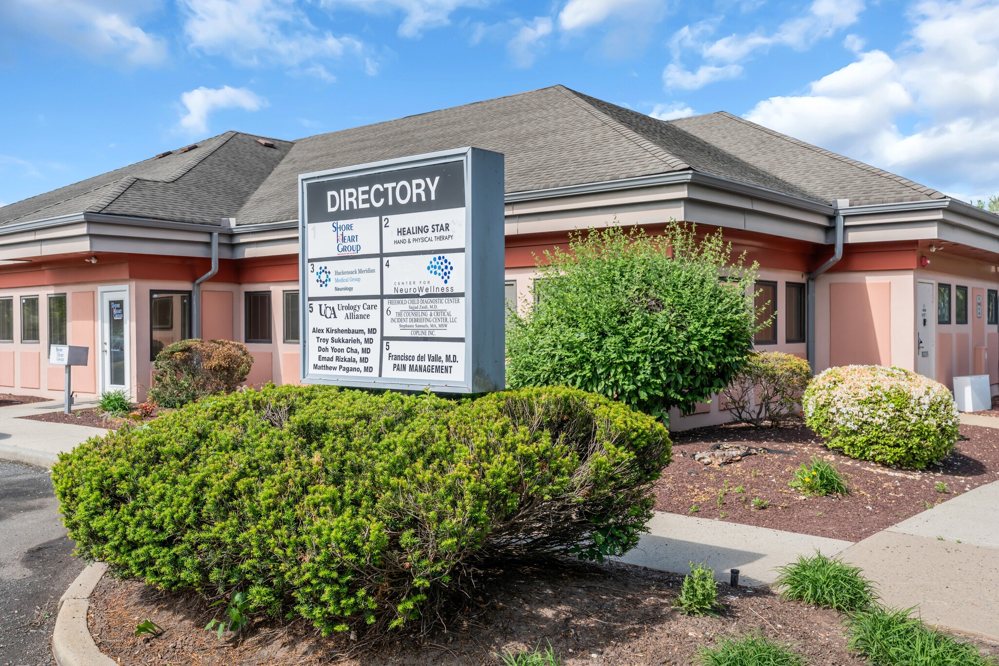 501 Iron Bridge Rd, Freehold, NJ à vendre Photo du bâtiment- Image 1 de 20