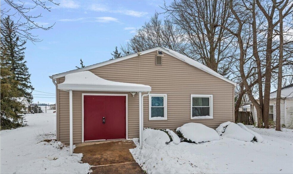 110 W Main St, Pleasant Plains, IL à vendre - Photo du bâtiment - Image 2 de 20