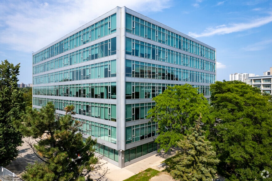 180 Duncan Mill Rd, Toronto, ON for lease - Building Photo - Image 2 of 7