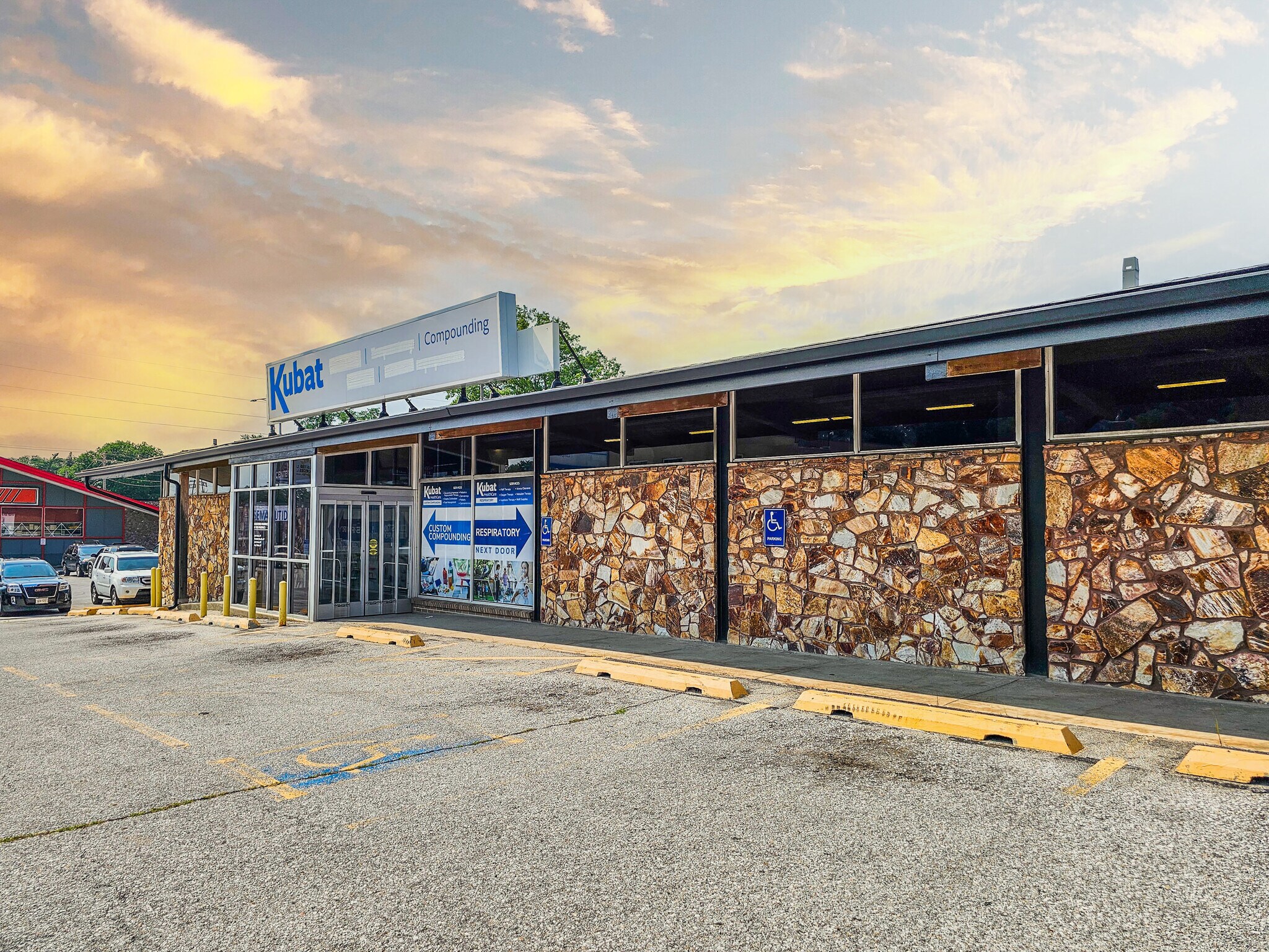 4924 Center St, Omaha, NE à vendre Photo du bâtiment- Image 1 de 1