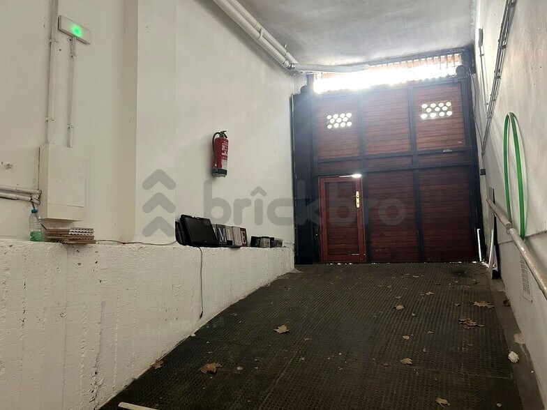 Immeuble residentiel dans Barcelone, Barcelona à vendre - Photo du bâtiment - Image 2 de 4