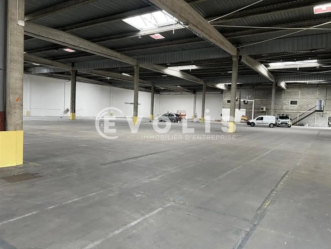 11 Avenue Du 24 Août 1944, Corbas for lease Interior Photo- Image 1 of 4