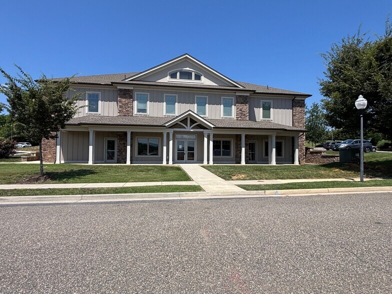 221 Osage Ln, Waynesboro, VA à louer - Photo principale - Image 1 de 6