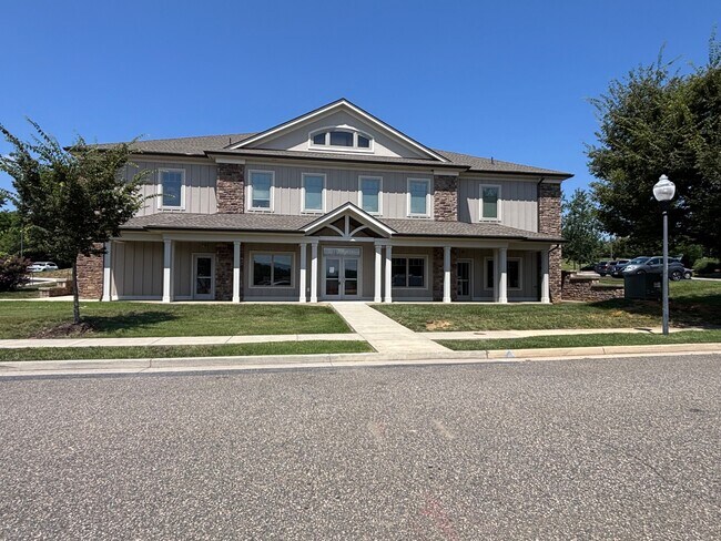 Plus de détails pour 221 Osage Ln, Waynesboro, VA - Bureau à louer