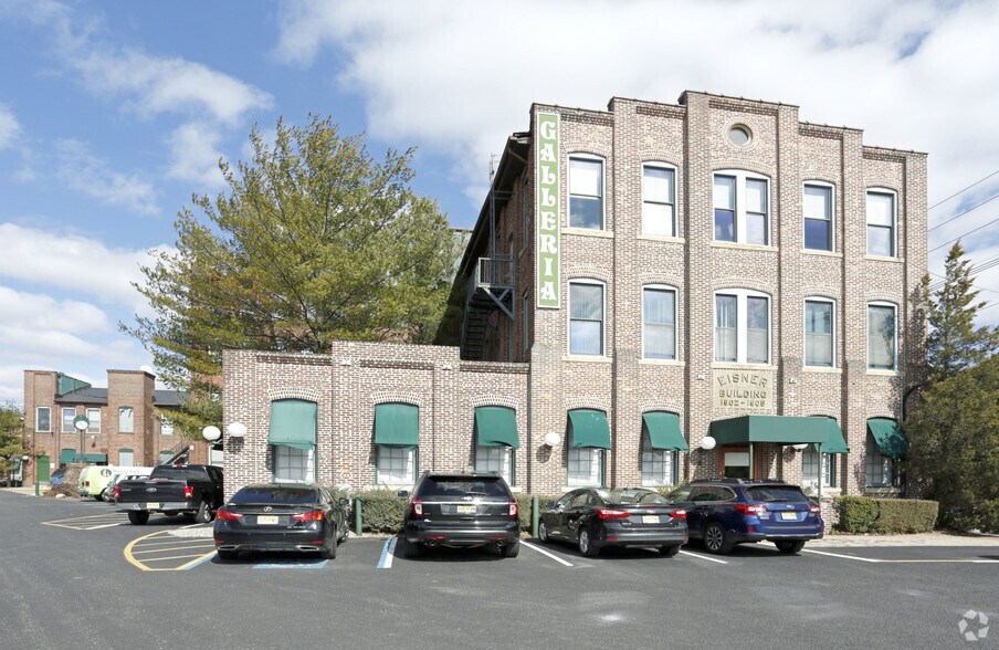 2-40 Bridge Ave, Red Bank, NJ à louer - Photo du bâtiment - Image 3 de 8