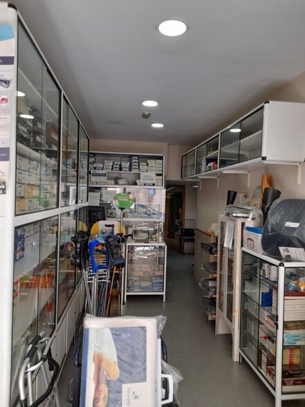 Retail in Cáceres, Cáceres for sale - Building Photo - Image 1 of 5