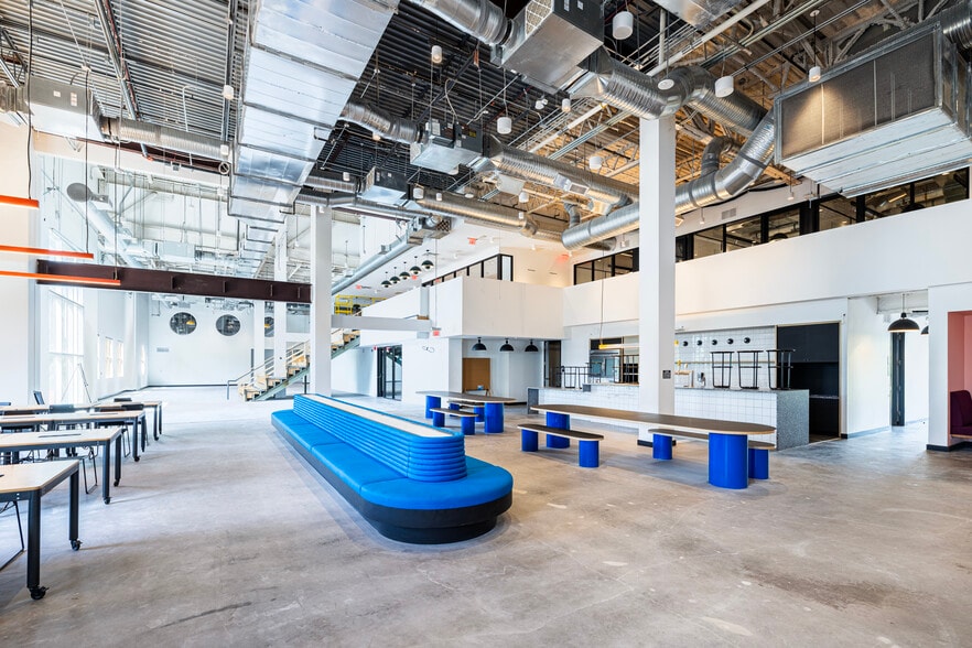 7401 Lone Star Dr, Plano, TX for lease - Interior Photo - Image 3 of 22