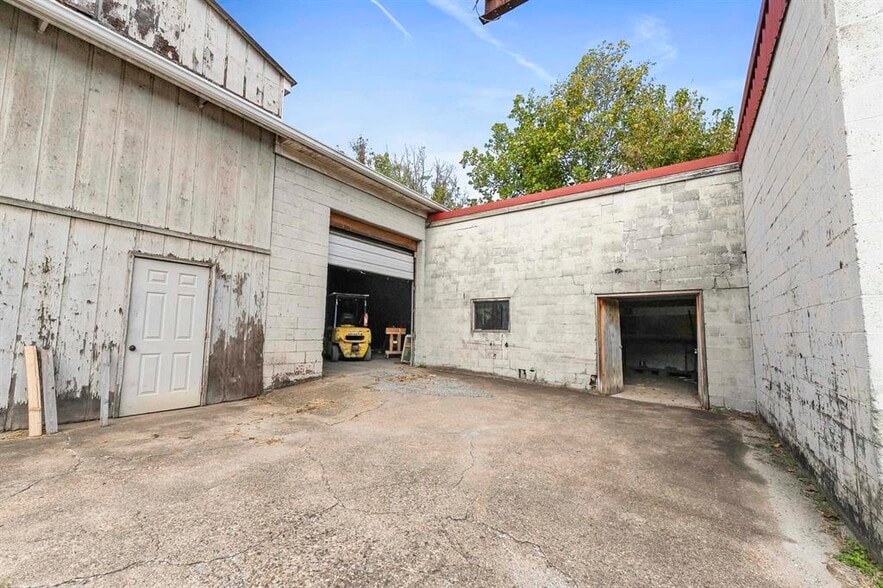 3571 Winchester Ave, Ashland, KY à vendre - Photo du bâtiment - Image 3 de 24