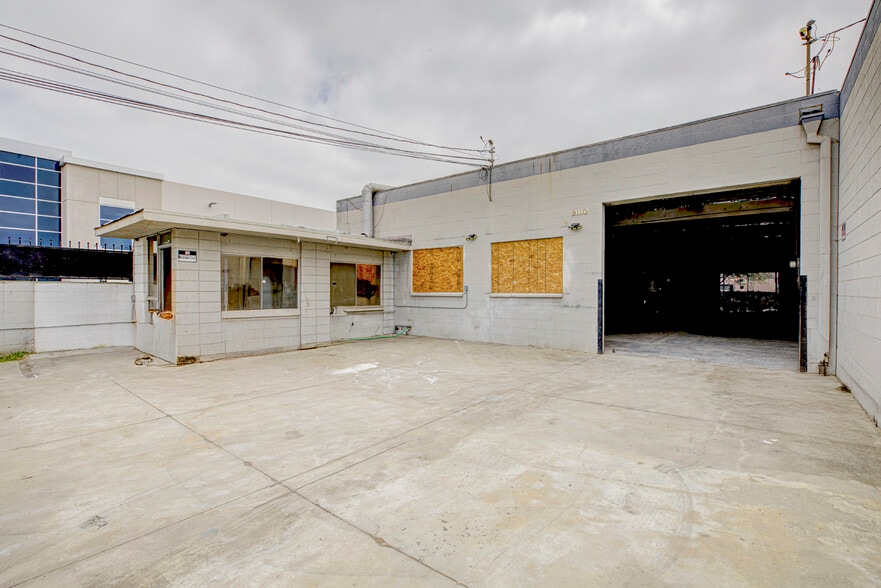 9110 Dice Rd, Santa Fe Springs, CA à vendre - Photo du bâtiment - Image 2 de 16